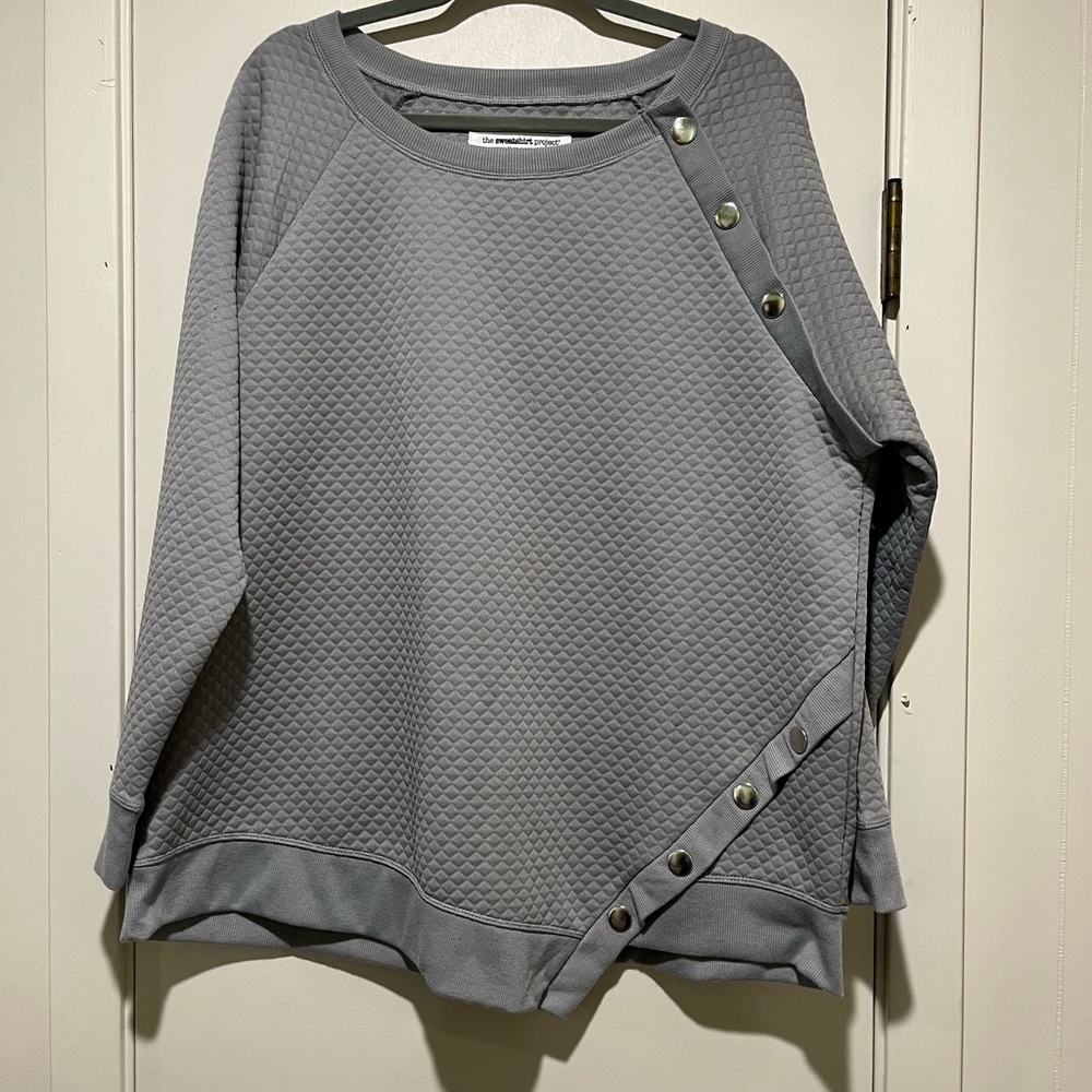 Gray Quilted Button-Accent Sweatshirt